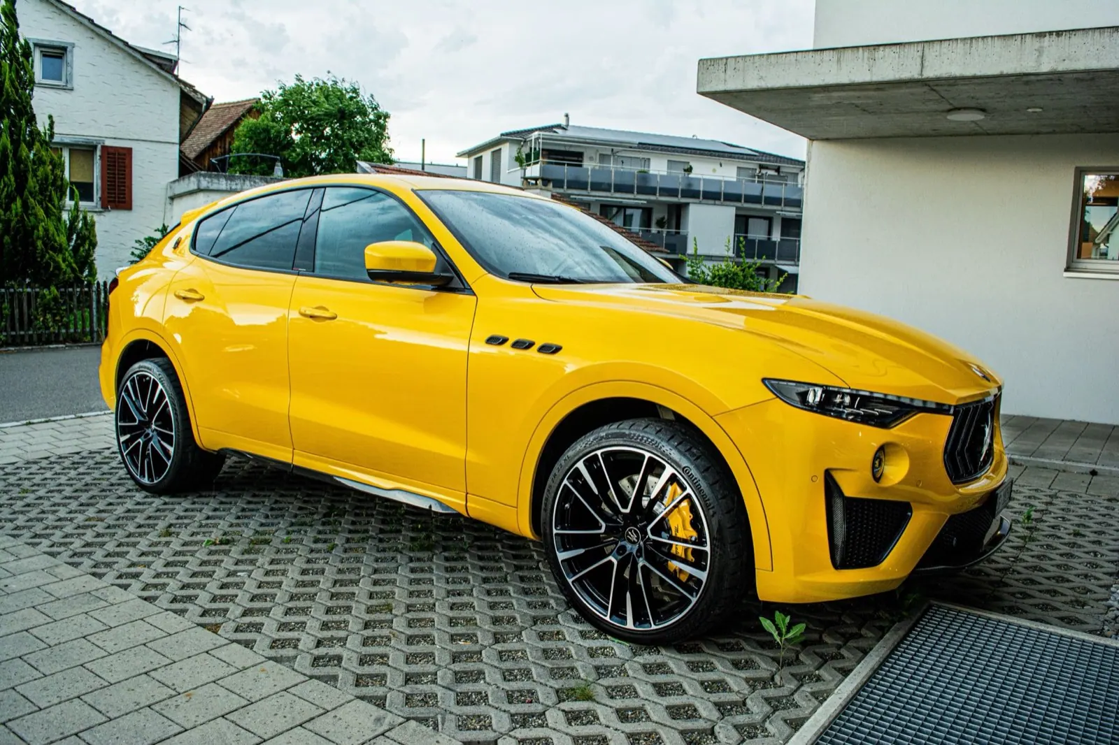 MASERATI Levante 3.8 V8 Trofeo Q4 Launch Edition "1 of 100"